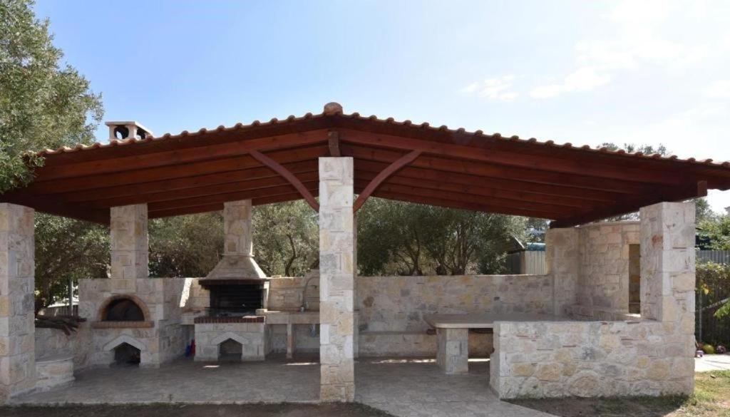 Apartments In A Villa By The Beautiful Sea Bay Nea Poteidaia Exterior foto